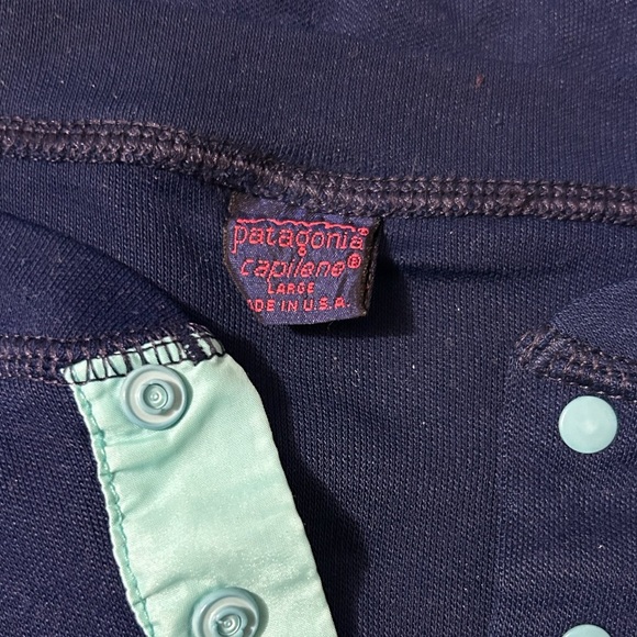 Patagonia Base Layer Navy Blue w/ Light Blue V Neck Snaps & Lining - Picture 3 of 3